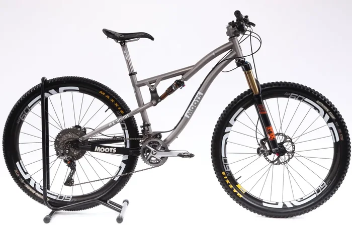 2017 MOOTS MX DIVIDE 29 Mountain Bike – Medium