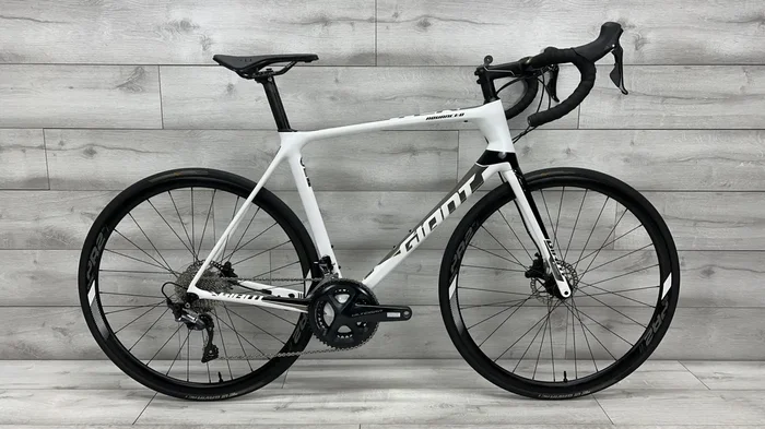 2019 Giant TCR Advanced 1 Disc KOM Road Bike – Large