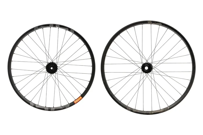 e*Thirteen LG1R DH Carbon 29″ Wheelset