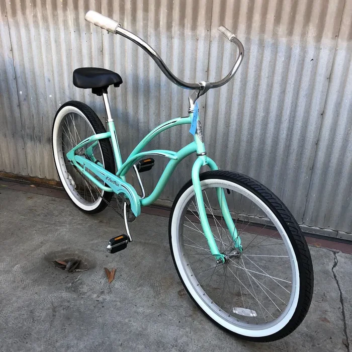 Electra Cruiser – 26″ Adult – Very Easy to Ride – Sea Foam Green