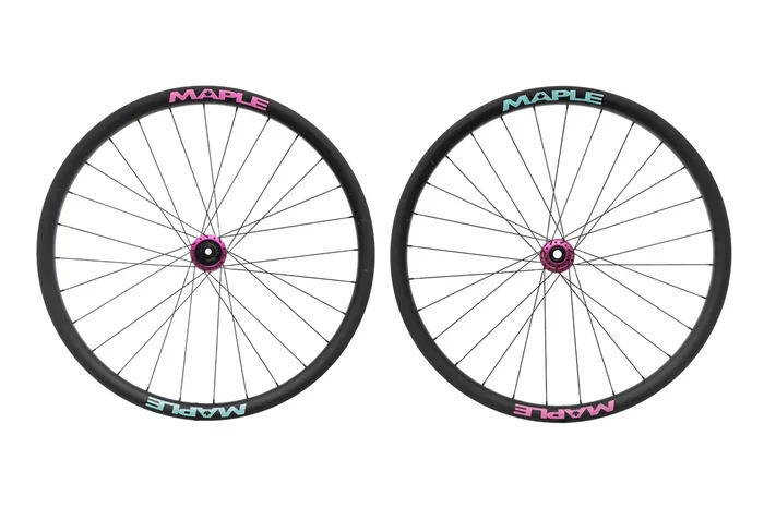 Maple Neo w/ Industry Nine Hubs Carbon Tubeless 29″ Wheelset