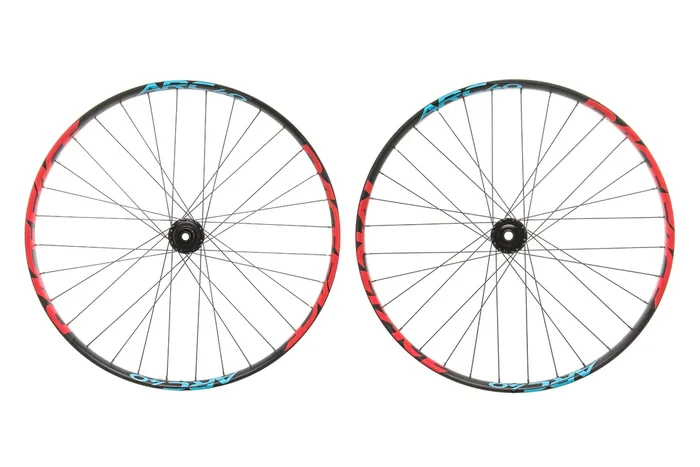 Race Face ARC 40 Aluminum Clincher 27.5″ Wheelset