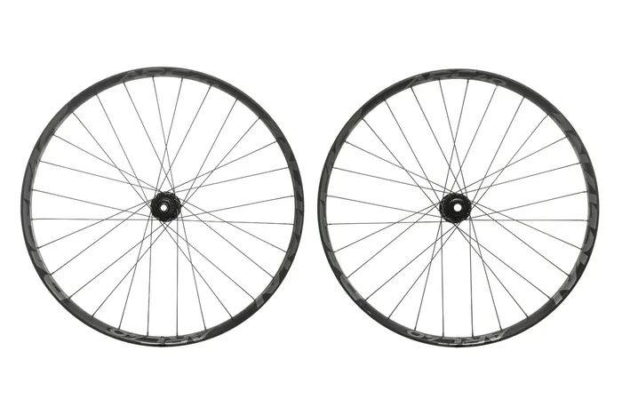 Race Face ARC Offset 40 Alloy Tubeless 27.5″ Wheelset