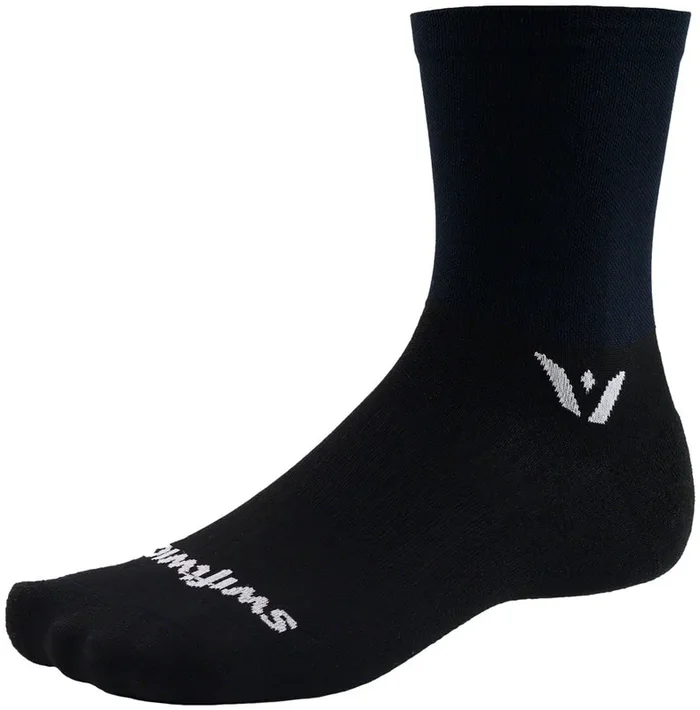 Swiftwick Aspire Mid Crew Socks – 5″ Black Small