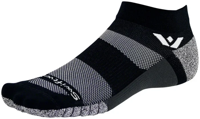 Swiftwick Flite XT Ankle Socks – Black Small