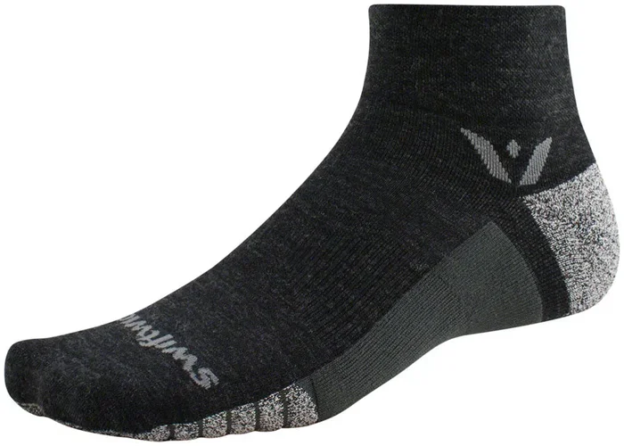 Swiftwick Flite XT Trail Quarter Crew Socks – 2″ Coal Medium