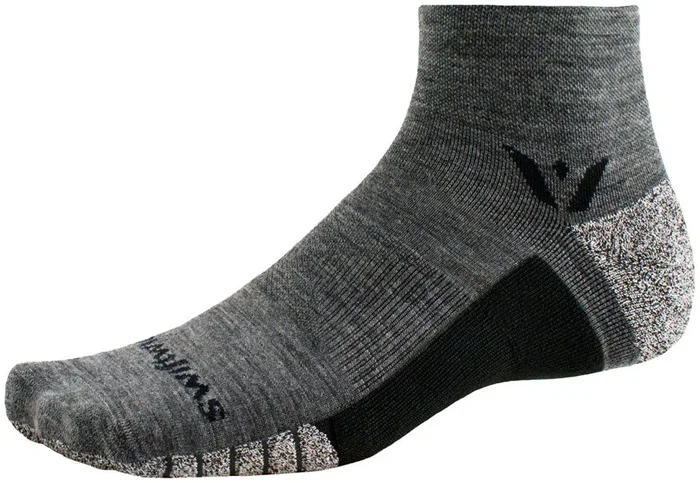 Swiftwick Flite XT Trail Quarter Crew Socks – 2″ Heather Small