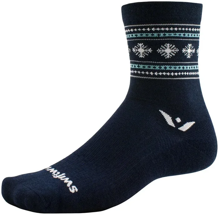 Swiftwick Vision Five Winter Collection Socks – 5″ Winter Navy Snowflake XL