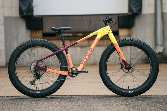 Voytek 2 – Neon Sunrise – Small – Shimano SLX – Demo