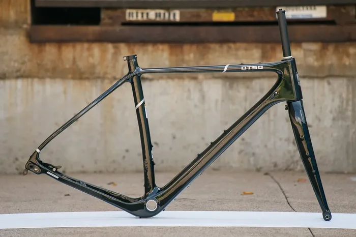 Waheela C – Raw Carbon – Large – Frameset – Sample